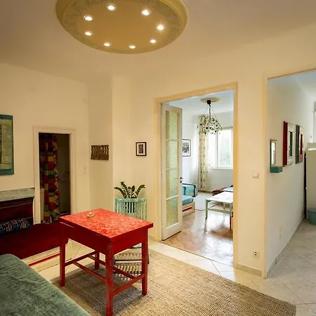 Cosy Art Flat 2 Апартаменты *