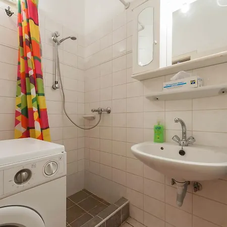Cosy Art Flat 2