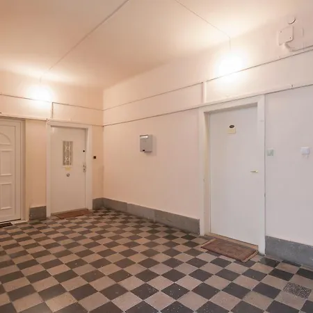 Cosy Art Flat 2